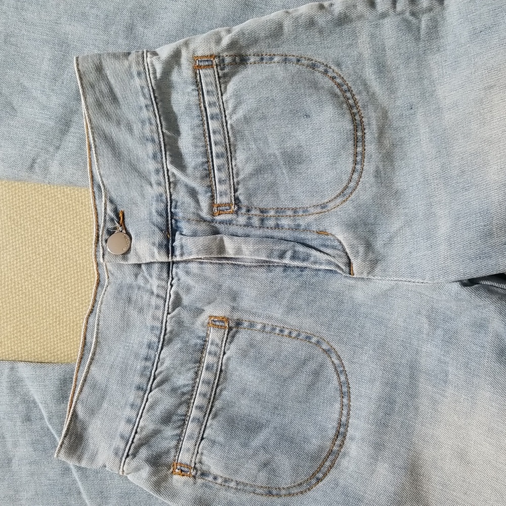 💙 Billabong Bellbottom Jeans 💙 - Picture 7 of 8
